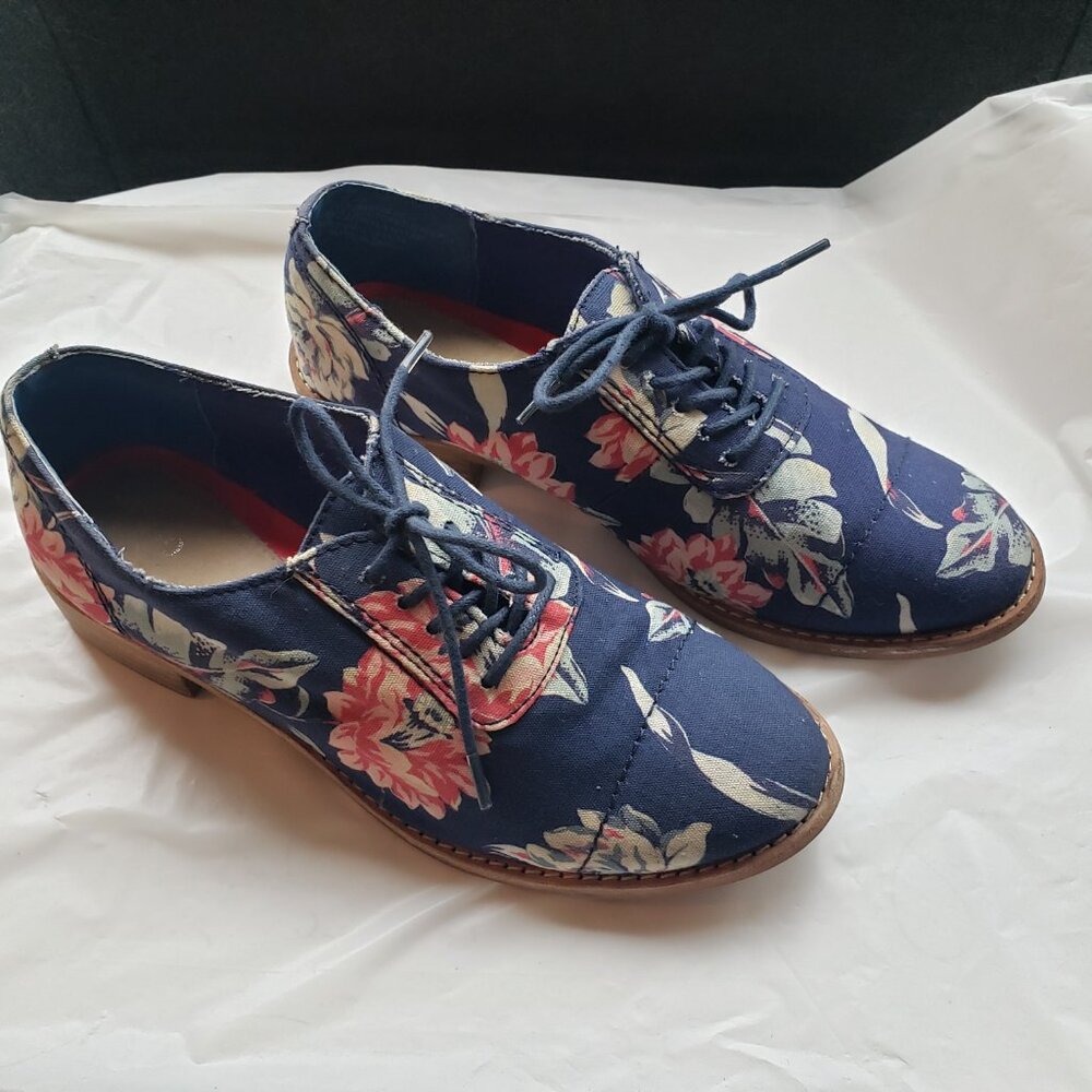 Gap Floral Print Navy Canvas Oxfords- size US 6